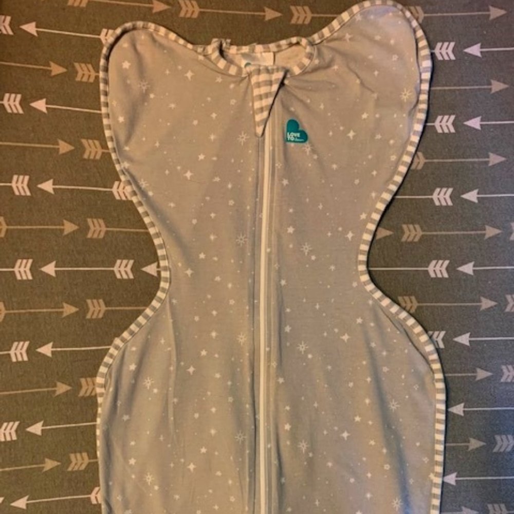 Love to Dream Medium swaddle, Barely used